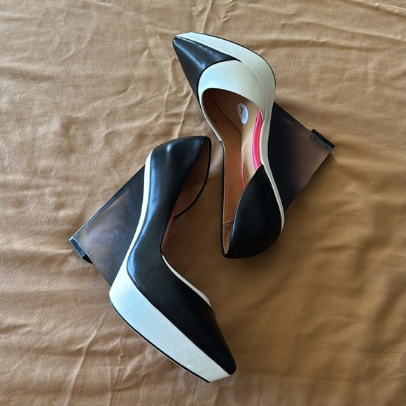 L.A.M.B. Woman’s Slip On Heels Black and White Hot Pink Wedge Heels - Picture 6 of 13